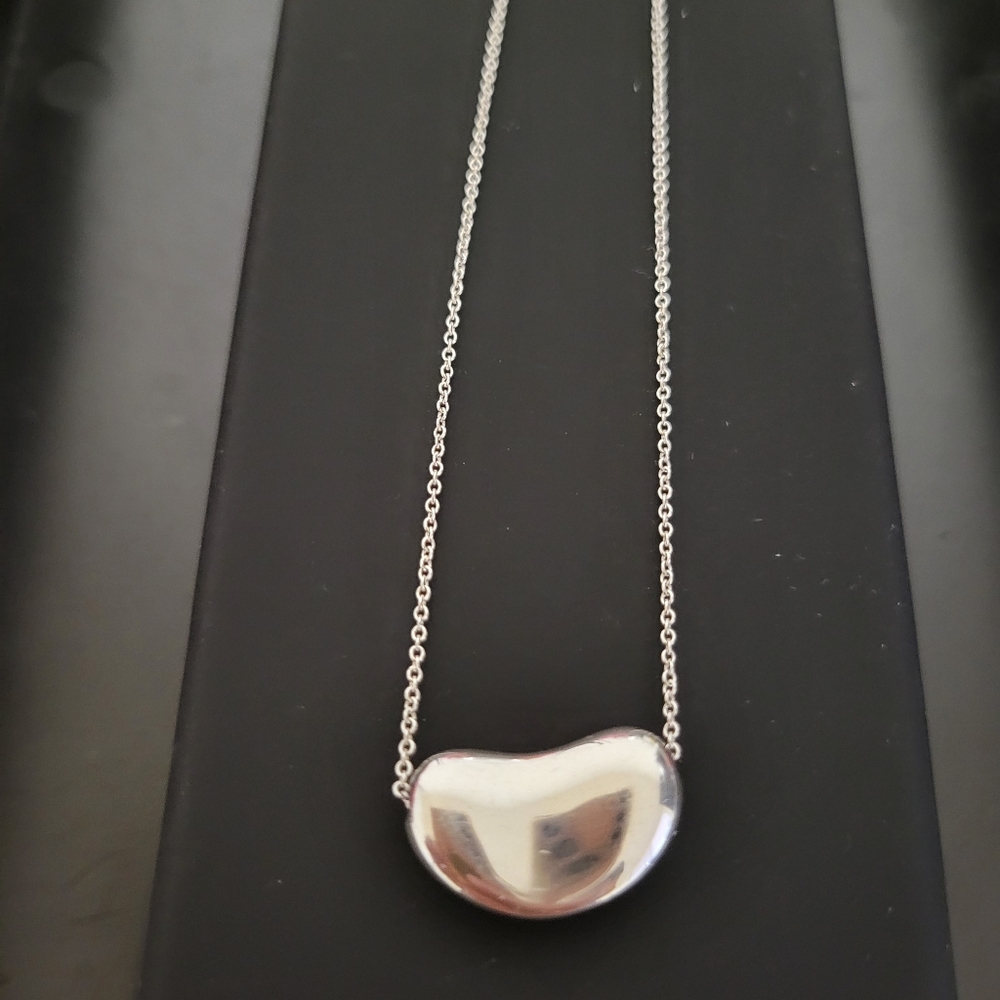 Tiffany&Co silver 925 Peretti Bean pendant necklace